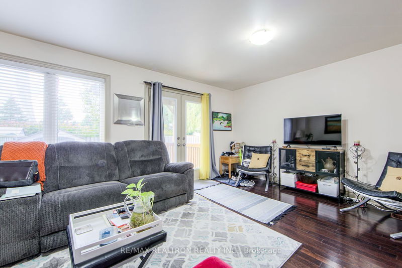 62 Monclova Rd  Toronto, M3M 0A6 | Image 30