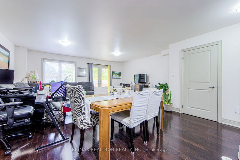 62 Monclova Rd  Toronto, M3M 0A6 | Image 32