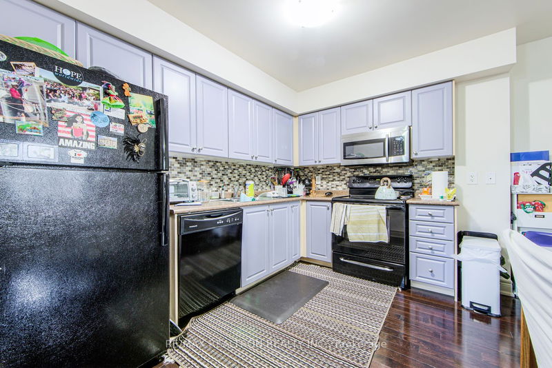 62 Monclova Rd  Toronto, M3M 0A6 | Image 34