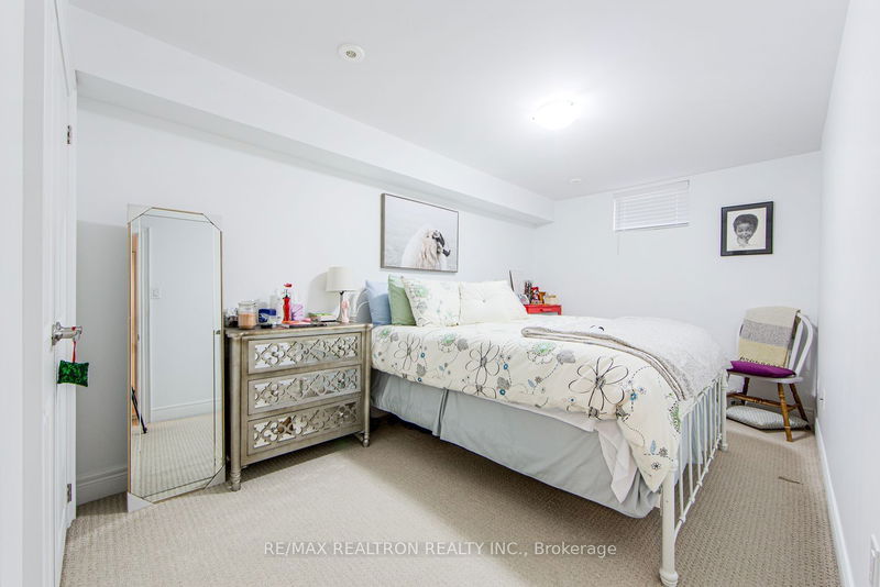 62 Monclova Rd  Toronto, M3M 0A6 | Image 36