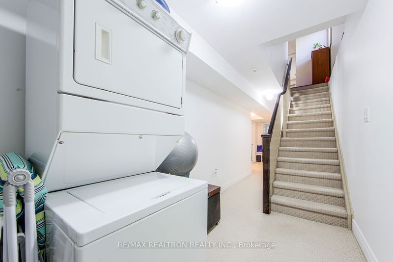 62 Monclova Rd  Toronto, M3M 0A6 | Image 38