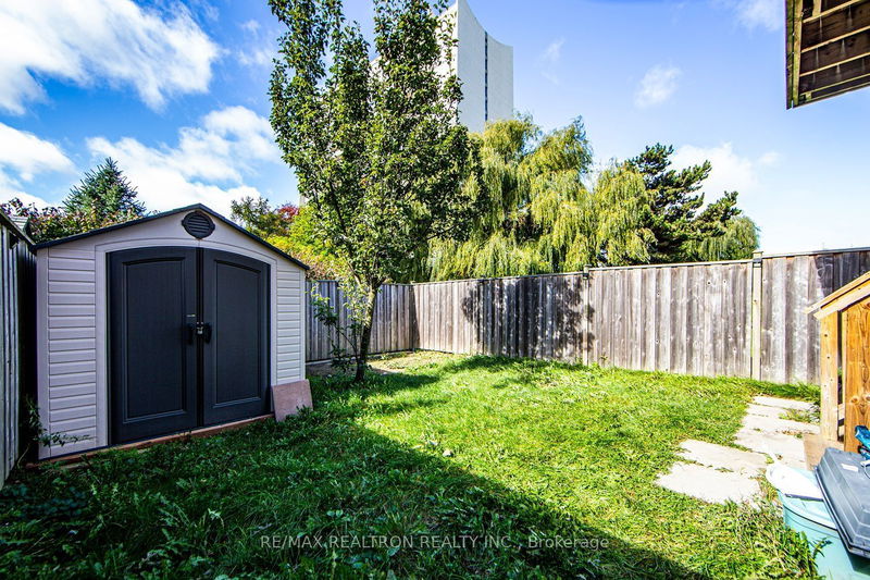 62 Monclova Rd  Toronto, M3M 0A6 | Image 40