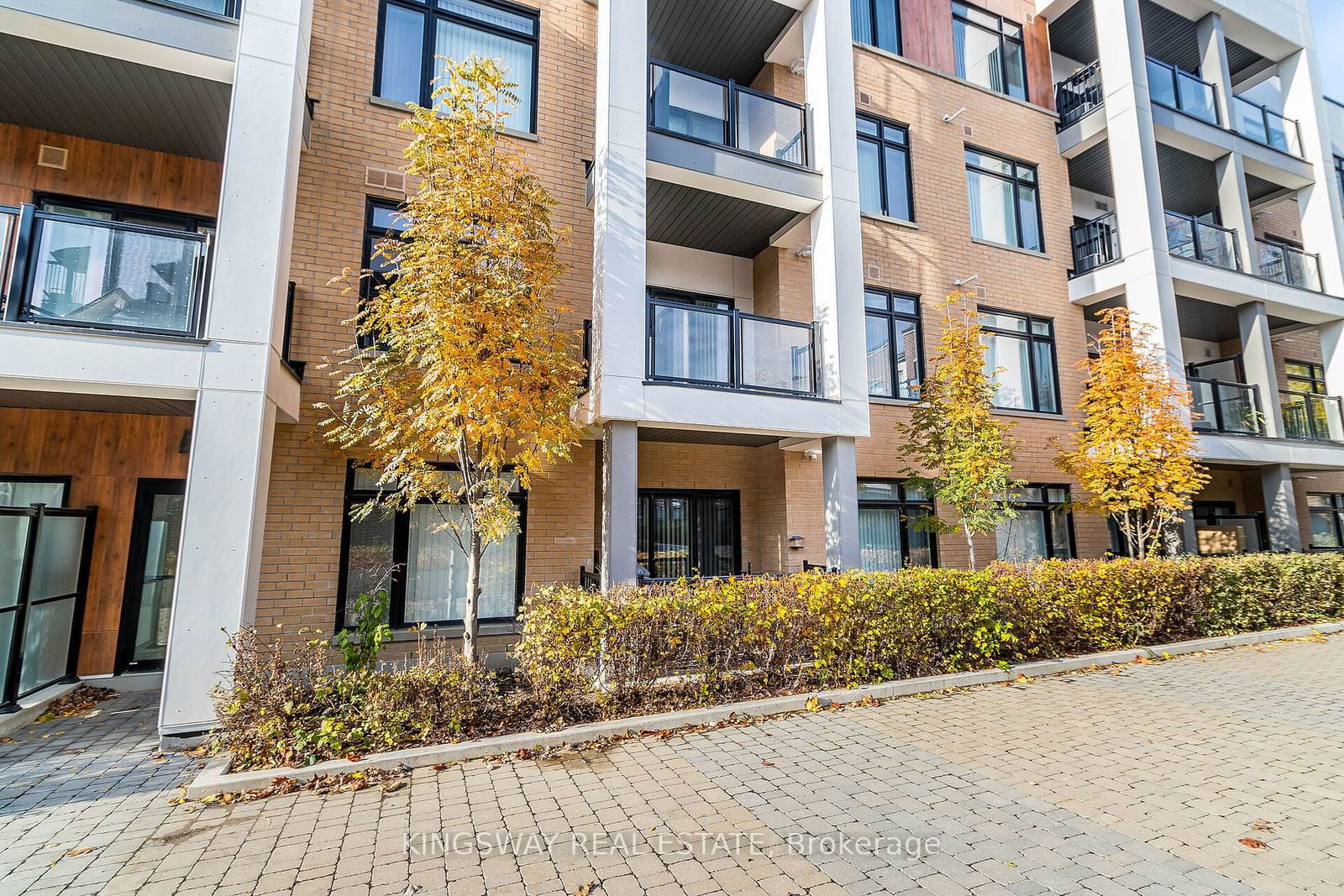 Townhouse sold at 101-120 Canon Jackson Drive, Toronto, Brookhaven-Amesbury, M6M 0B8 - MLS: W9398876