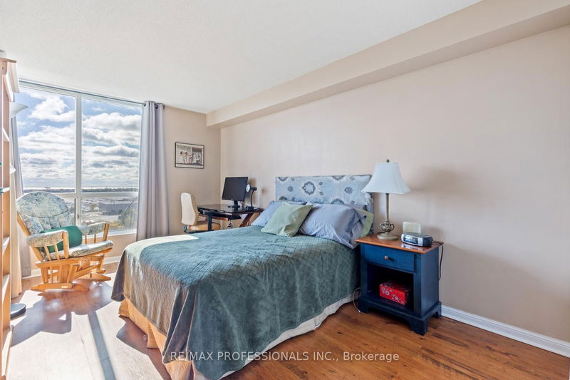  910 - 101 Subway Cres  Toronto, M9B 6K4 | Image 10