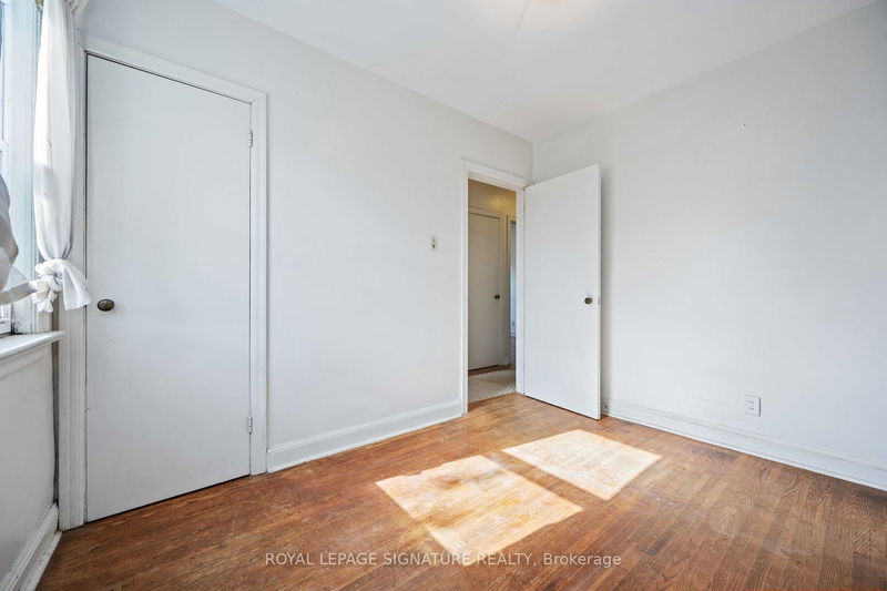 11 Flamingo Cres  Toronto, M6M 4E9 | Image 11