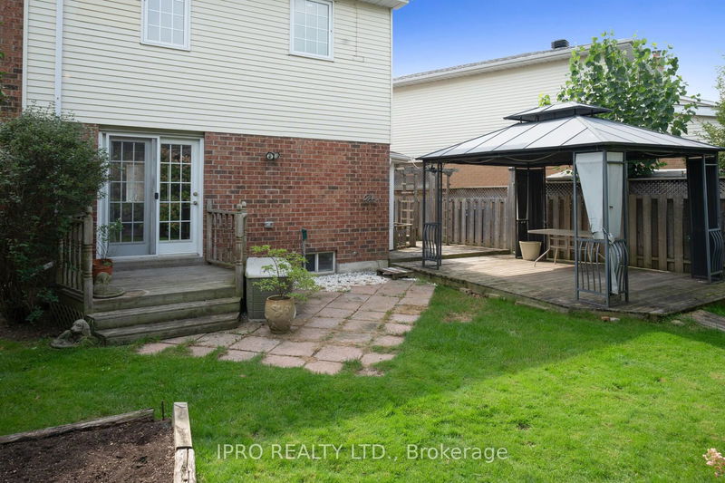 22 Stephensen Crt  Brampton, L6V 3X8 | Image 32