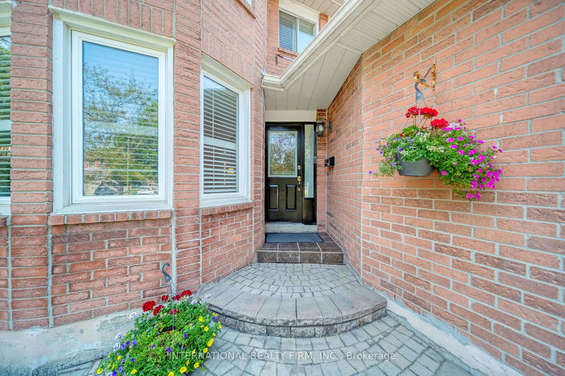 6219 Camgreen Circ  Mississauga, L5N 4N5 | Image 3