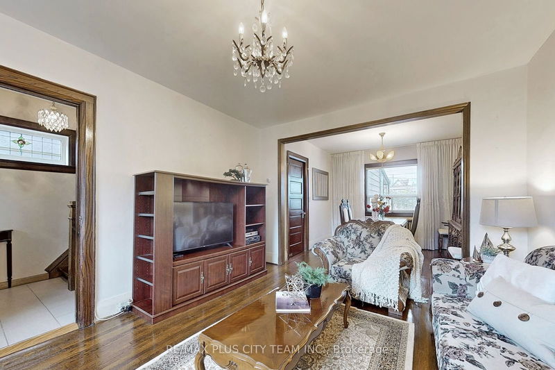 86 Bristol Ave  Toronto, M6H 3J9 | Image 6