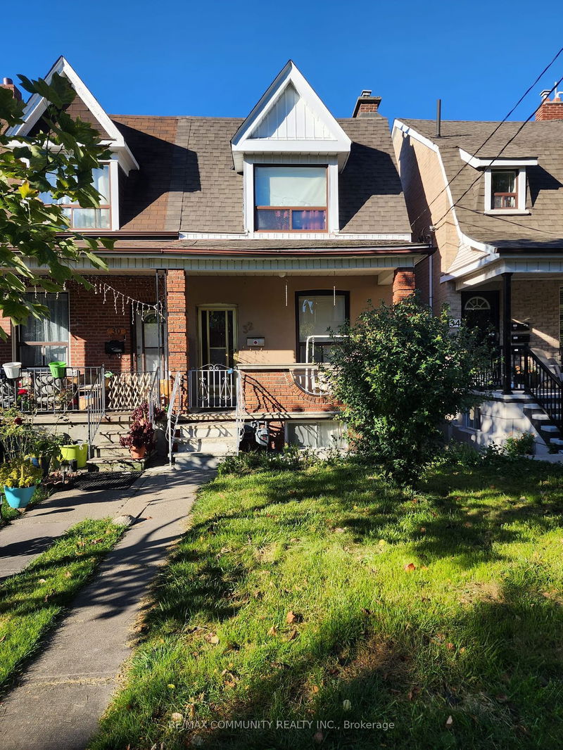 32 Harvie Ave  Toronto, M6E 4K3 | Image 1