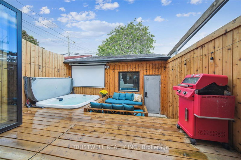 37 Pauline Ave  Toronto, M6H 3M7 | Image 20