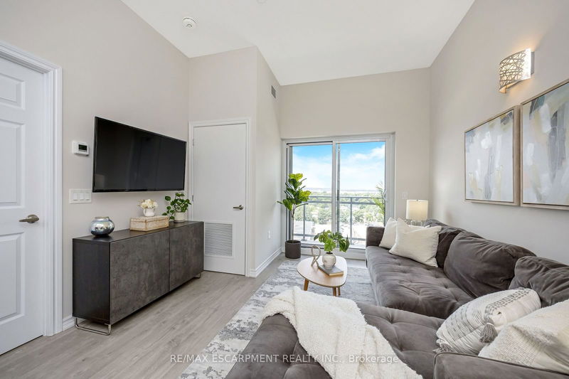 home for sale on 1109-716 Main Street E