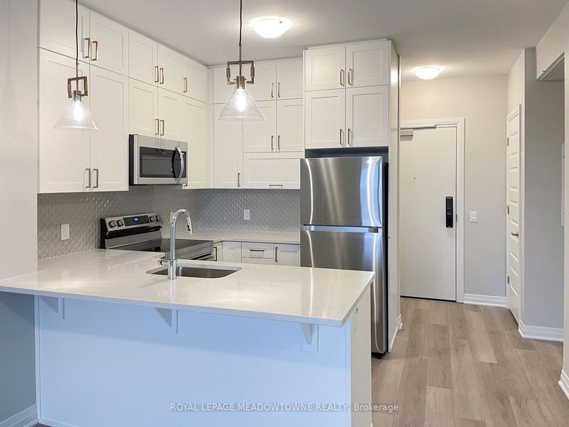home for lease on 517-470 Gordon Krantz Avenue