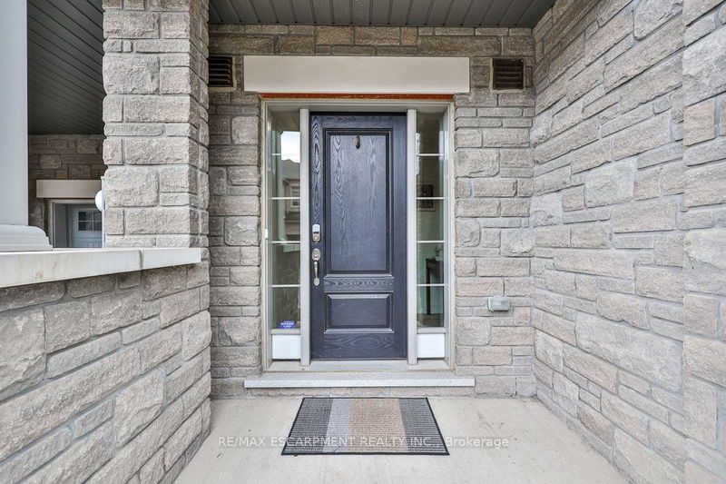 16 Backwater Tr  Brampton, L7A 5B8 | Image 3