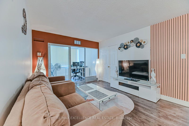  1002 - 5 Lisa St  Brampton, L6T 4T4 | Image 10