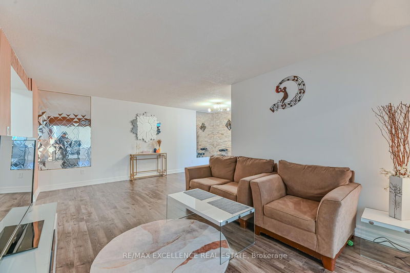  1002 - 5 Lisa St  Brampton, L6T 4T4 | Image 12