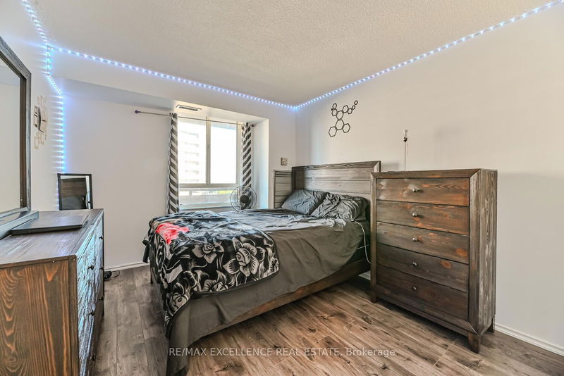  1002 - 5 Lisa St  Brampton, L6T 4T4 | Image 30