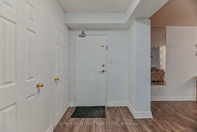  1002 - 5 Lisa St  Brampton, L6T 4T4 | Image 5