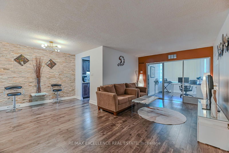  1002 - 5 Lisa St  Brampton, L6T 4T4 | Image 9