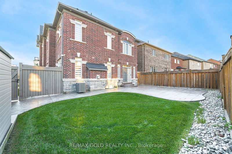 20 Carl Finlay Dr  Brampton, L6P 4K1 | Image 32