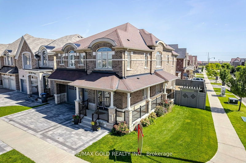 94 Zelda Rd  Brampton, L6R 3V4 | Image 2