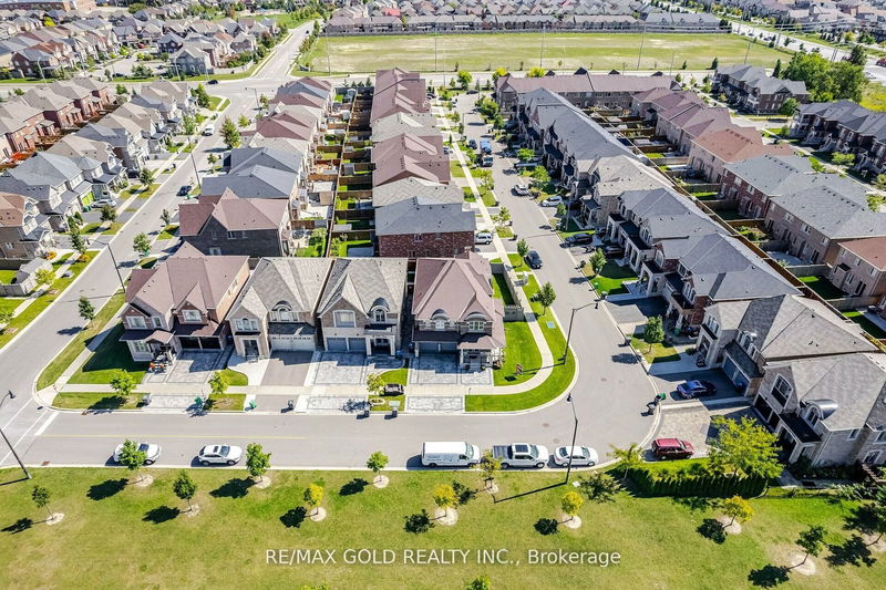 94 Zelda Rd  Brampton, L6R 3V4 | Image 3