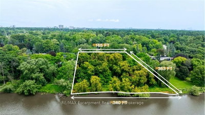 1520 PINETREE Crescent — photo 2
