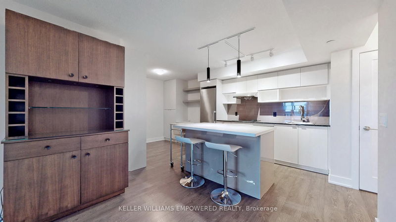 home for lease on 806-7 Mabelle Avenue