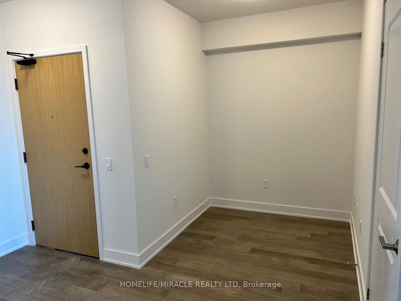 home for lease on 1405W-202 Burnhamthorpe Road