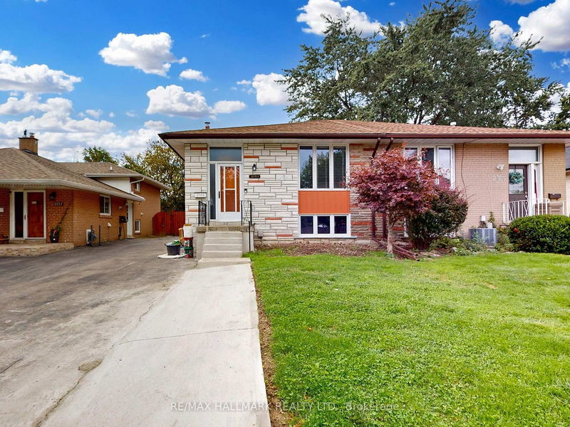 home for lease on Lower-2553 Padstow Crescent