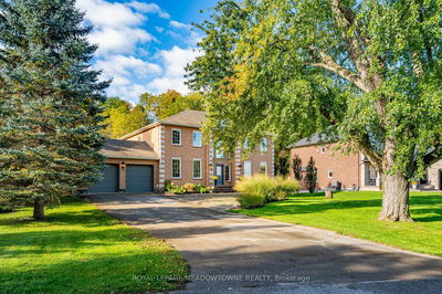 8 Erin St, Halton Hills - Glen Williams image-0-1