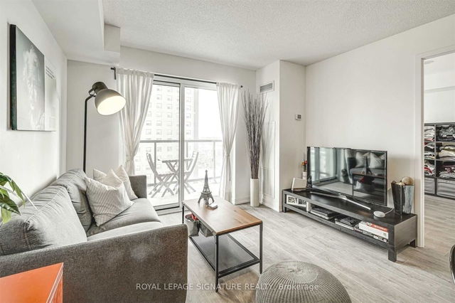 1102 - 1410 Dupont Street