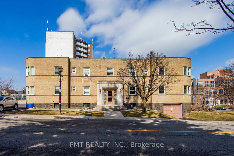 home for lease on 8-8 Wellington Street W