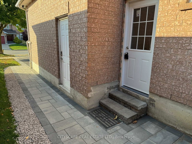 1B - 6421 Donway Dr, Mississauga, L5V 1J4 | Image 2