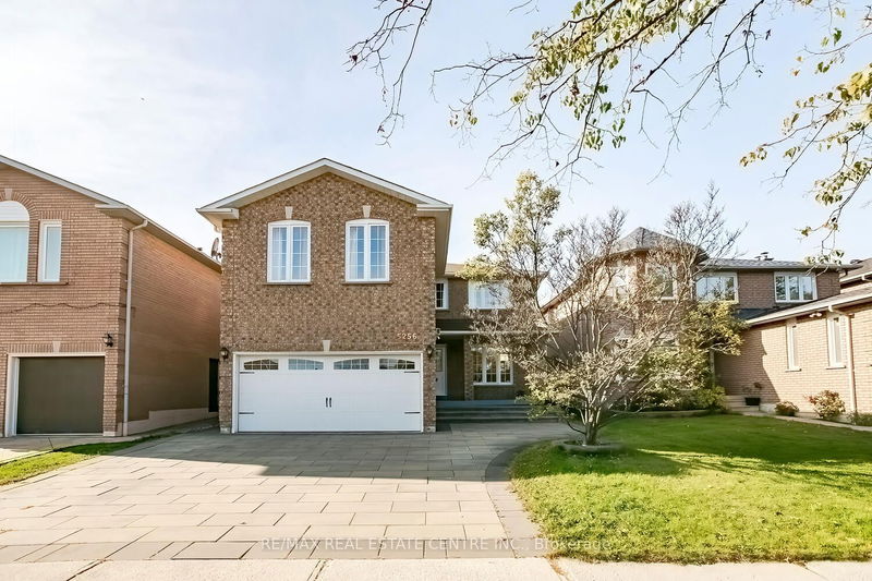 5256 Castlefield Dr, Mississauga, Ontario (MLS W9417480)