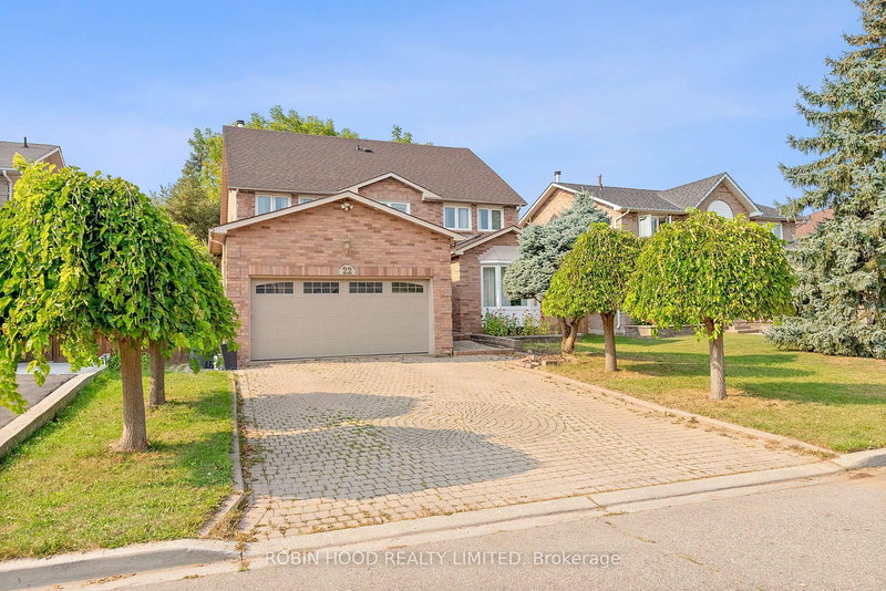 22 Strangway Crt, Brampton, L6Z 4L4 | Image 2