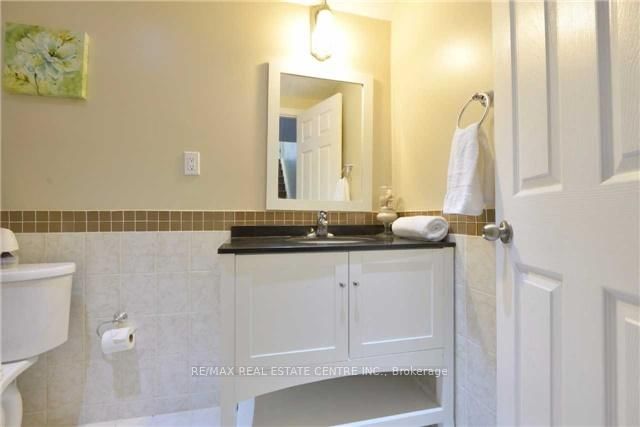 home for lease on Bsment-737 scott Boulevard