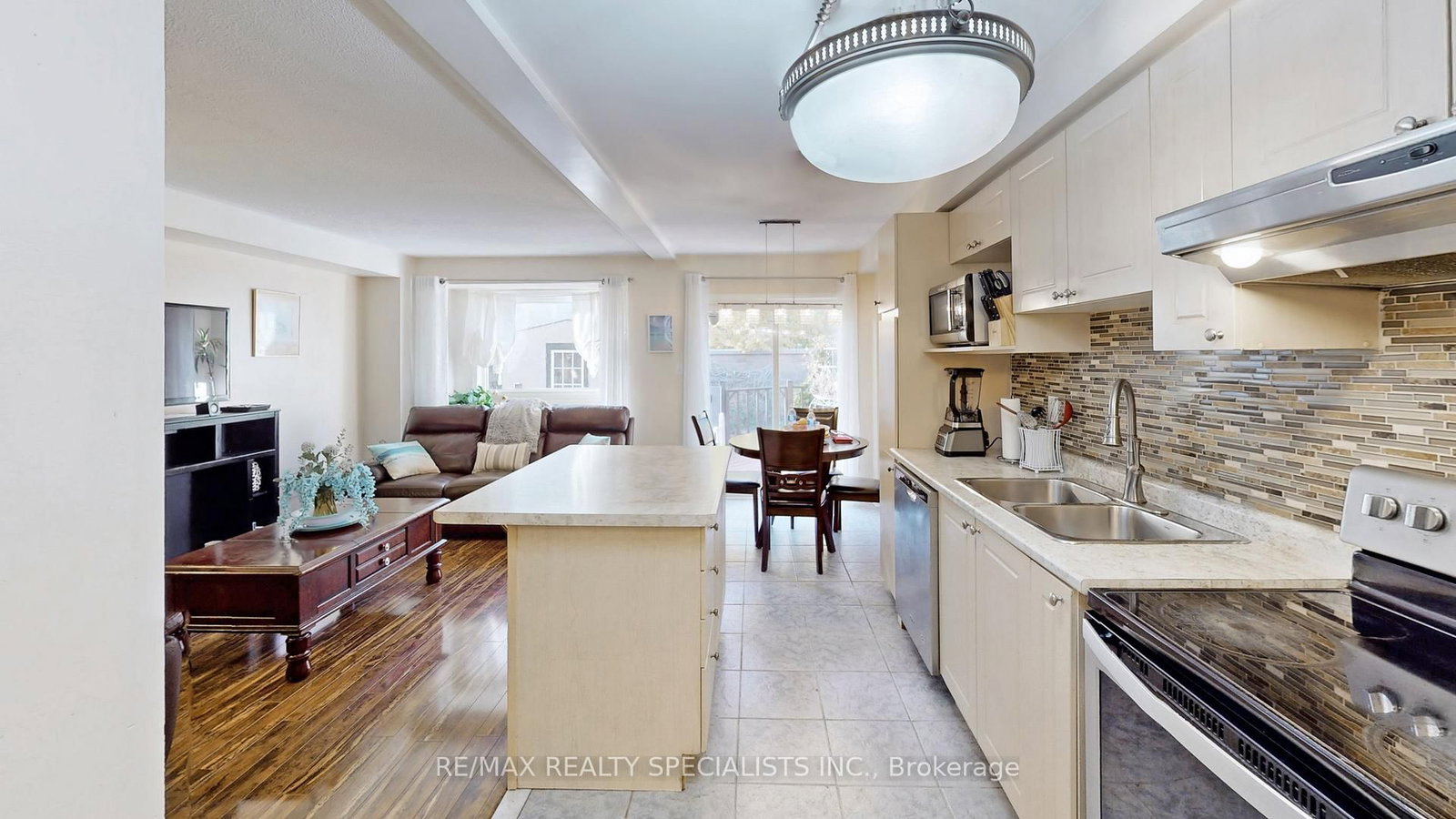 Listing Image 15