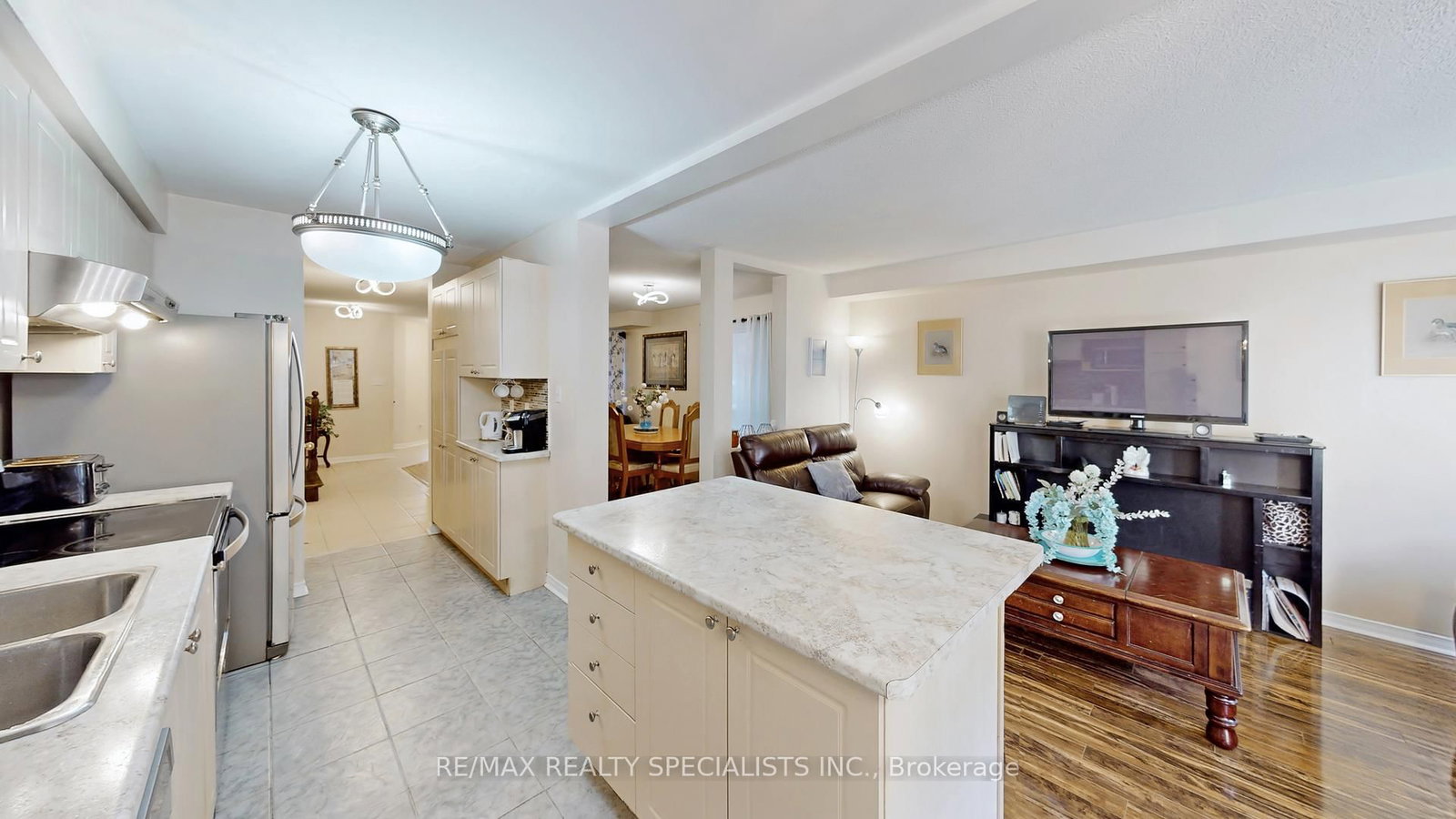 Listing Image 20