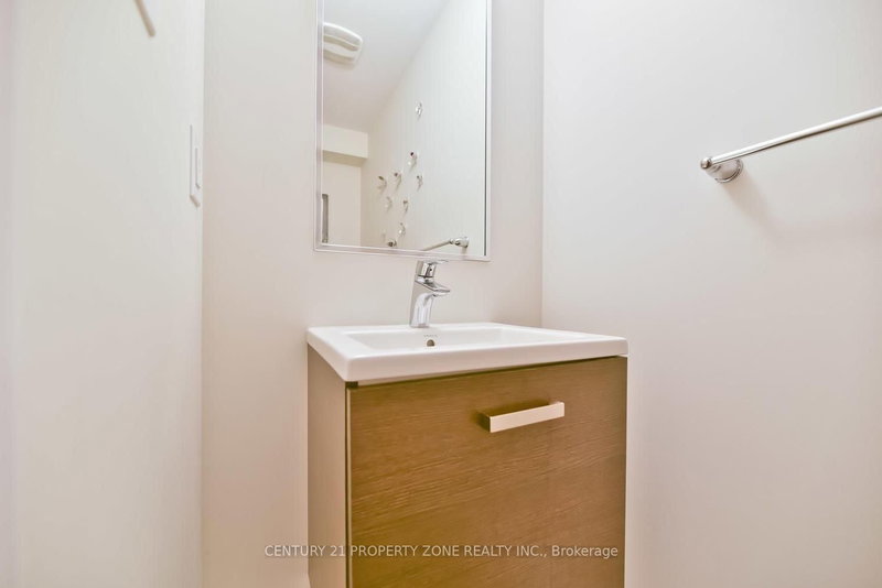 25 Daylight St, Brampton, L7A 4N9 | Image 3