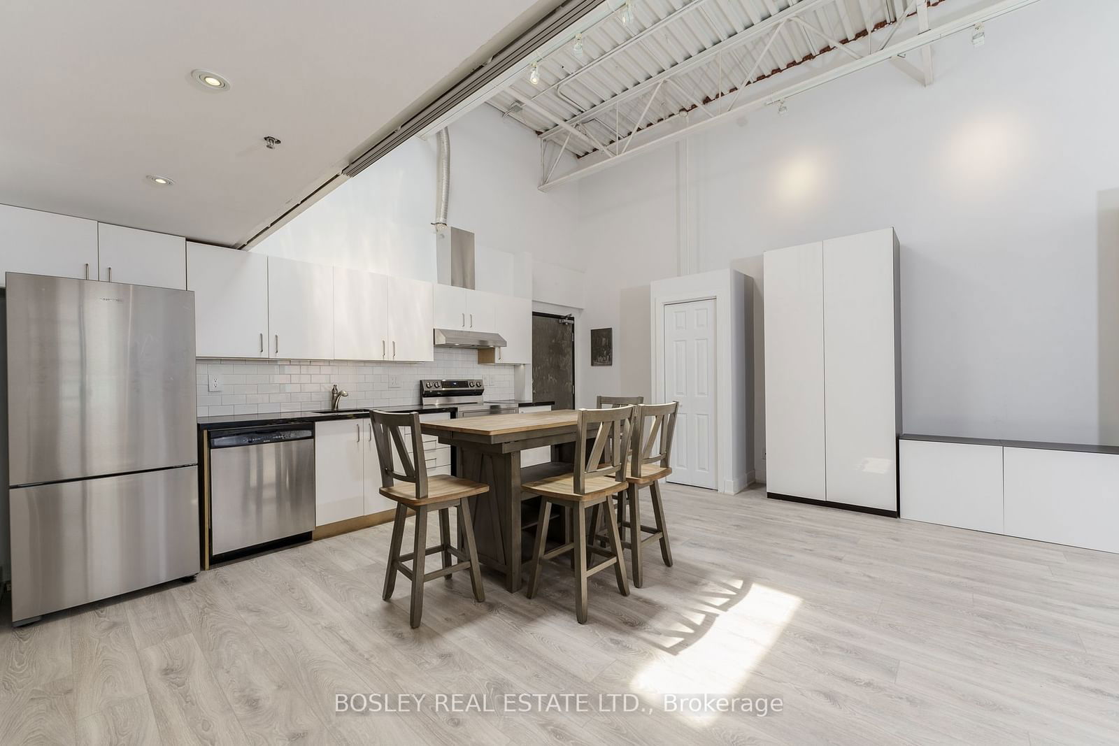 Condo leased at 209-347 Sorauren Avenue, Toronto, Roncesvalles, M6R 2G8 - MLS: W9505447