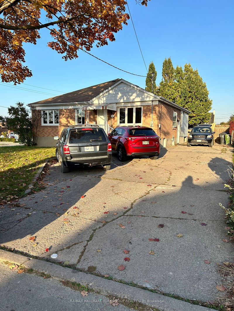 home for lease on Lower-63 Lockerbie Avenue