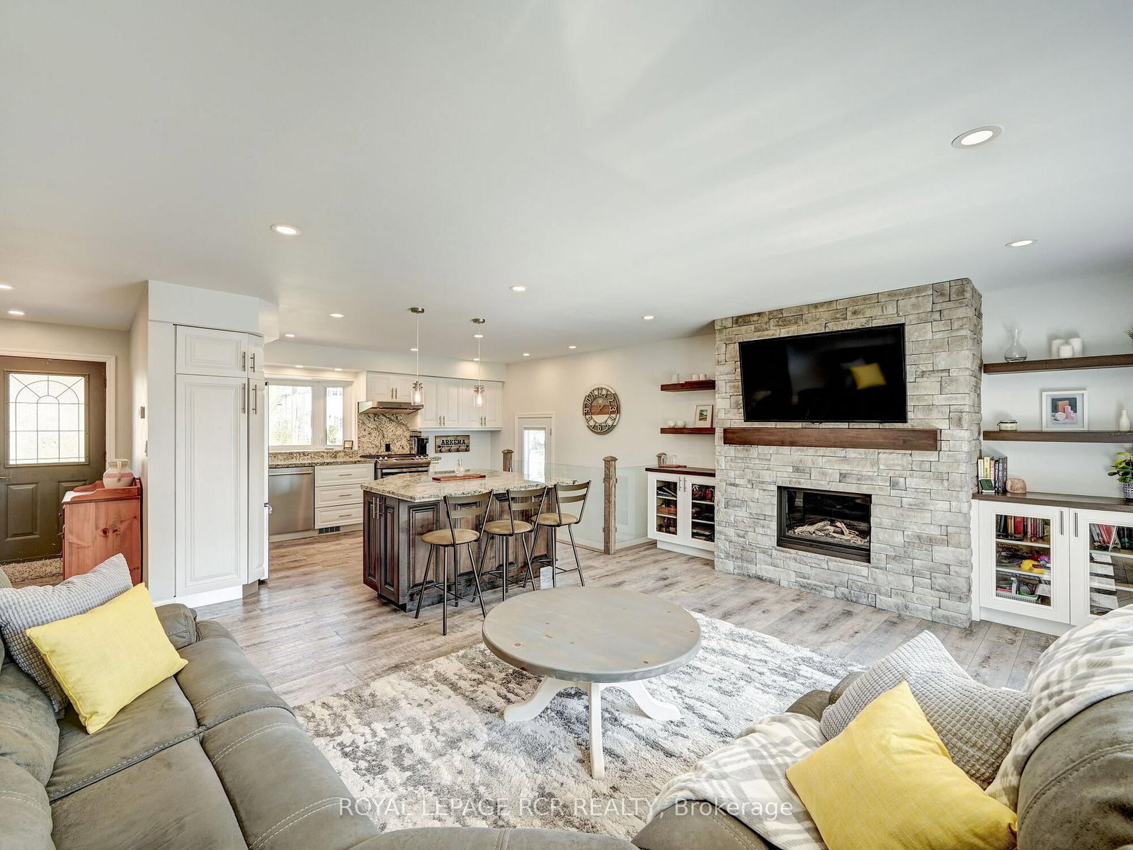 Listing Image 5
