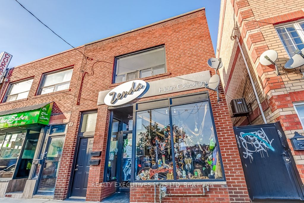 Store W/Apt/Office leased at 568 Rogers Road, Toronto, Keelesdale-Eglinton West, M6M 1B6 - MLS: W9508435