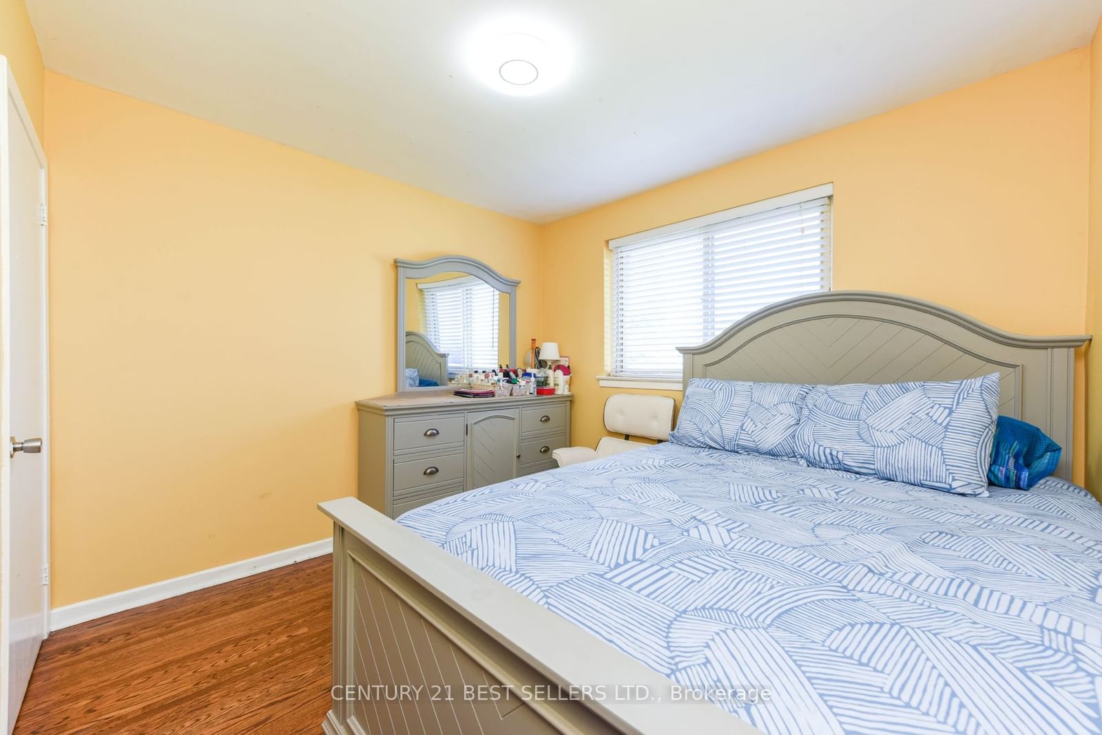 Listing Image 16