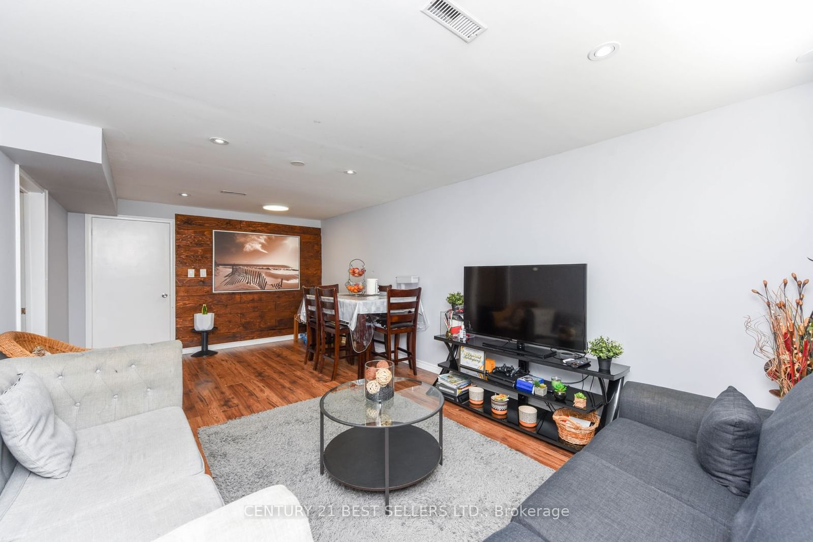 Listing Image 32