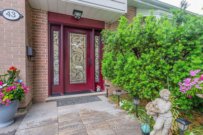 43 Bromley Cres, Brampton - Avondale image-0-2