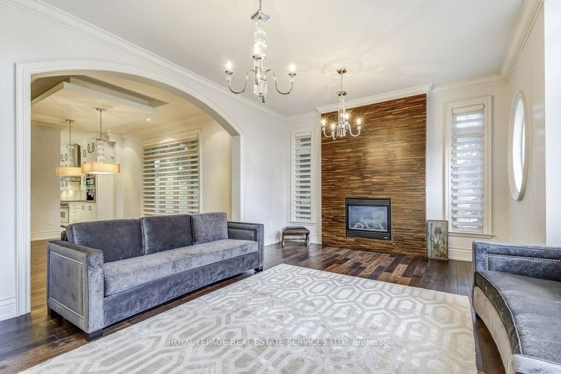 1035 Truman Ave, Oakville, L6H 1Y7 | Image 3