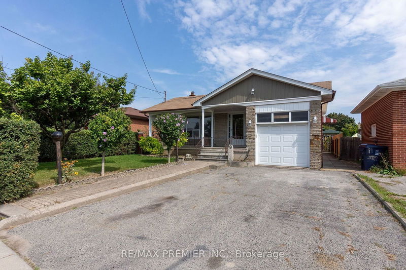 9 Stella St, Toronto, Ontario (MLS W9509790)