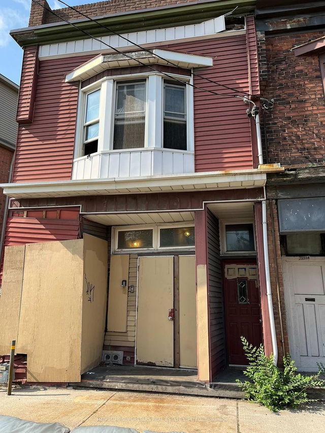 2553 Dundas Street