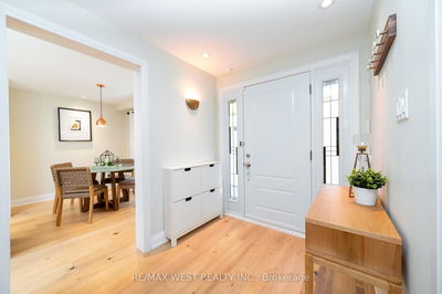 2366 Devon Rd, Oakville - Eastlake image-0-3